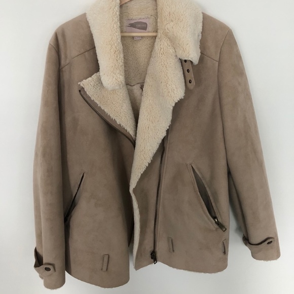 Jacket - Picture 1 of 2